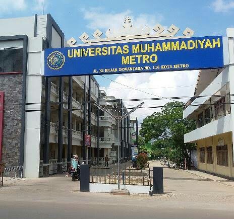 4 Perguruan Tinggi (Universitas) Terbaik dan Populer di kota Metro Lampung - selisih jam