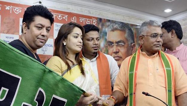 एक्ट्रेस रिमझिम मित्रा व दो अन्य BJP में शामिल - newsonfloor.com