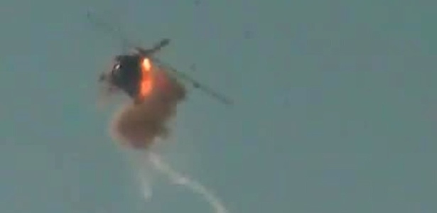 Mil Mi-17 sírio é derrubado por rebeldes com missil terra ar