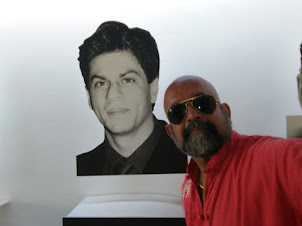 A "SELFIE" with the photograph of Bollywood Megastar Shah Rukh Khan in Dubrovnik Old Town.