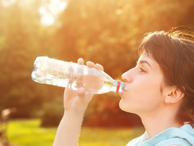 Alasan Utama Kenapa Harus Banyak Minum Air Putih yang Cukup Setiap Hari