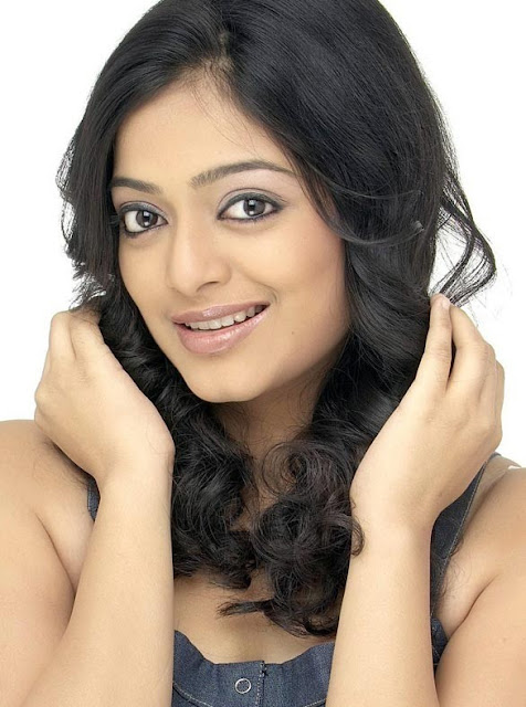 Tamil Actress Janani Iyer Latest Hot Stills 3