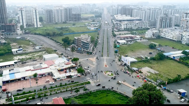 With the Diamond bourse shifting from Mumbai to Surat, the Textile and Diamond city is going to make its mark and shine brighter With the Diamond bourse shifting from Mumbai to Surat, the Textile and Diamond city is going to make its mark and shine brighter