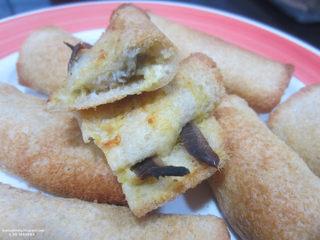 ROLLITOS DE ANCHOAS Y QUESO EN PAN DE MOLDE