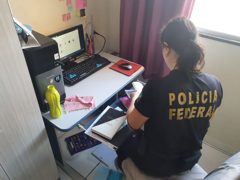 Operação Academus investiga compra e venda de revalidação de diplomas. Operação Academus investiga compra e venda de revalidação de diplomas.