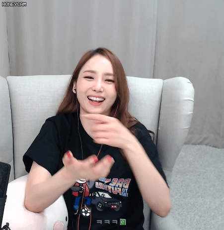 공손한 삿대질   나미춘 윤태진