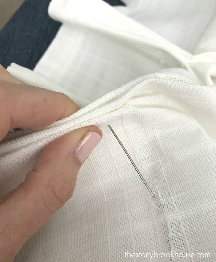 Sewing pinch pleats