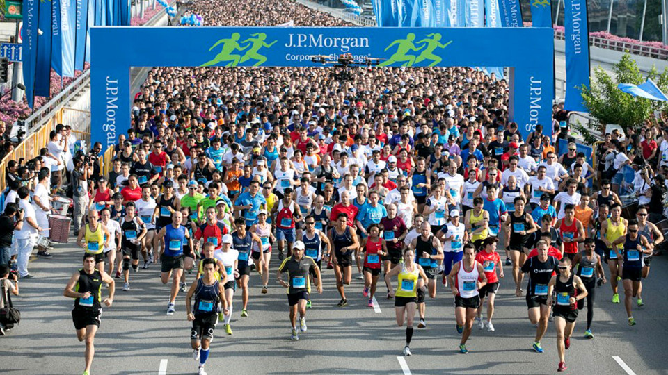  Der Streuselsturm - Geordnetes Chaos: Der J.P. Morgan Lauf 2015 in Motiv 