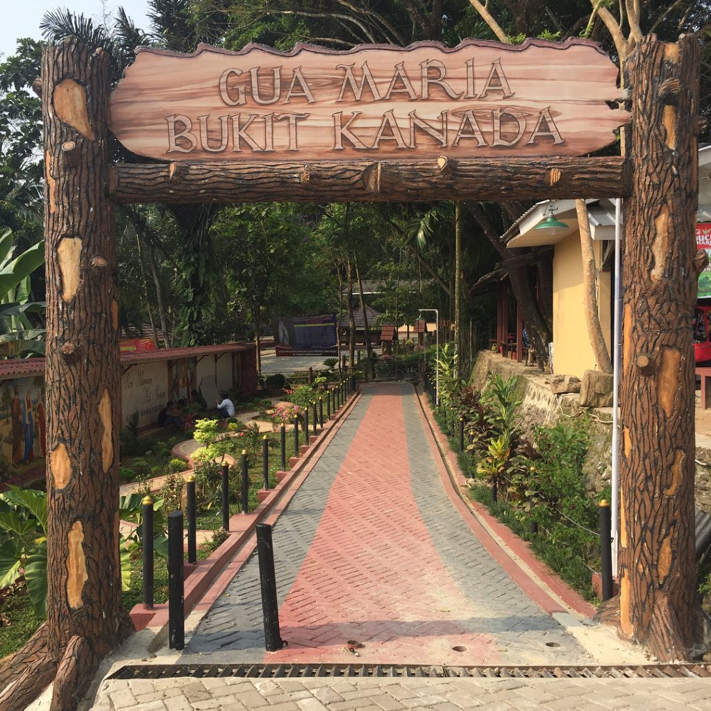 Gua Maria Bukit Kanada 12 Tempat Wisata di Rangkasbitung Tebaru yang Lagi Hits