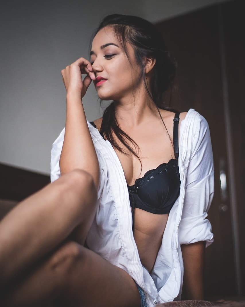 Charmsukh Salahkaar Heroine Leena Jumani Pictures