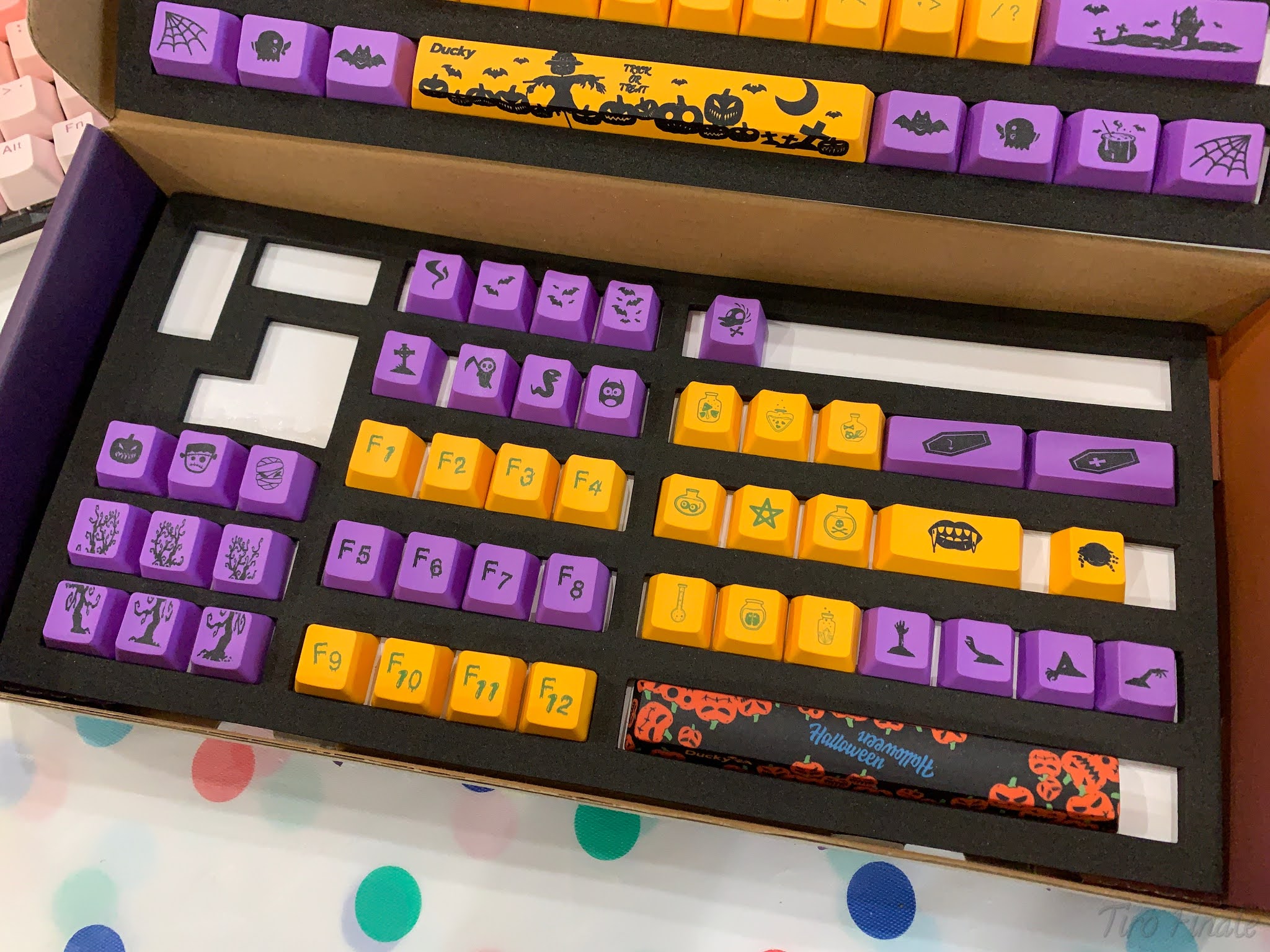 Ducky Halloween Theme Keycaps Review
