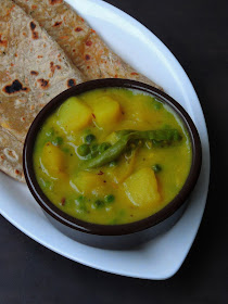 Aloo Matar Besan Curry, Vegan Potato Peas Gramflour curry
