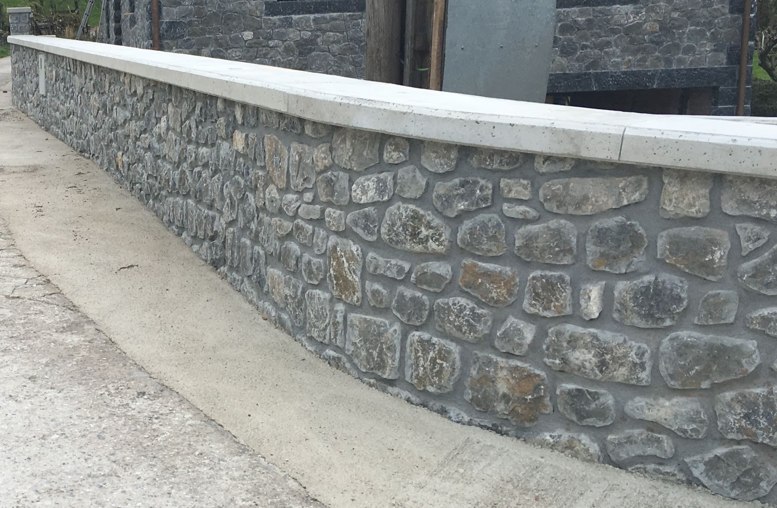 ¿CÓMO CONSTRUIR UN MURO DE PIEDRA MAMPOSTERÍA? Santi Belarra Construcción y Encofrados