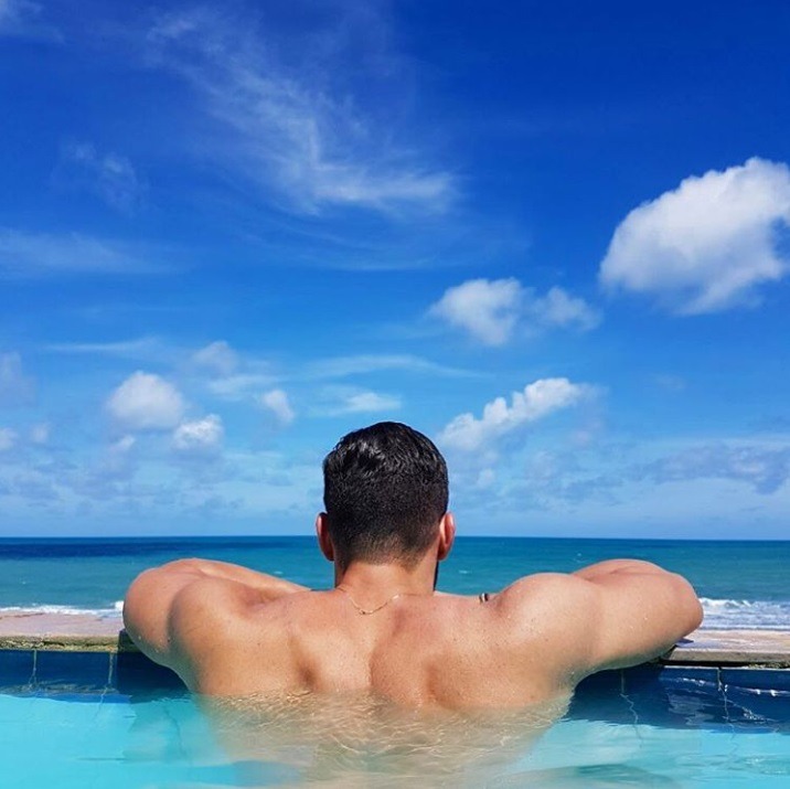 beautiful-seaside-view-water-pool