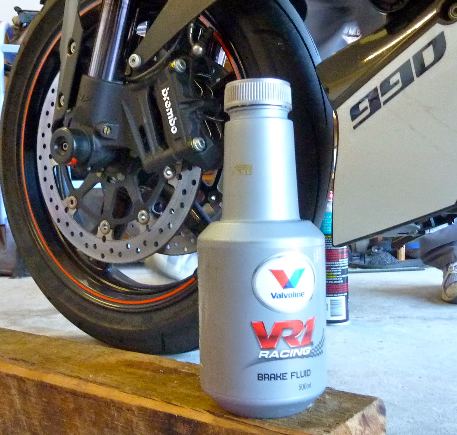 BikeTech7 KTM Superduke R Brake Fluid Flush.
