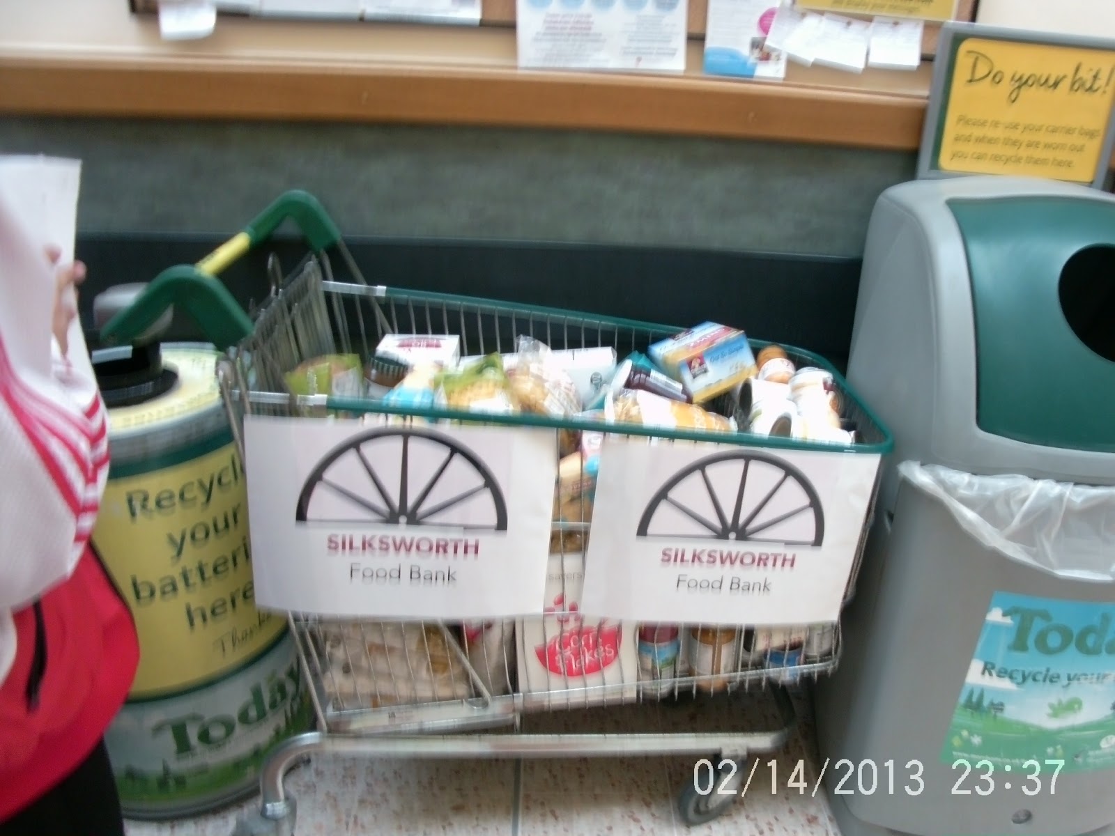 Portland Challenge Days S1 make a donation to the food bank