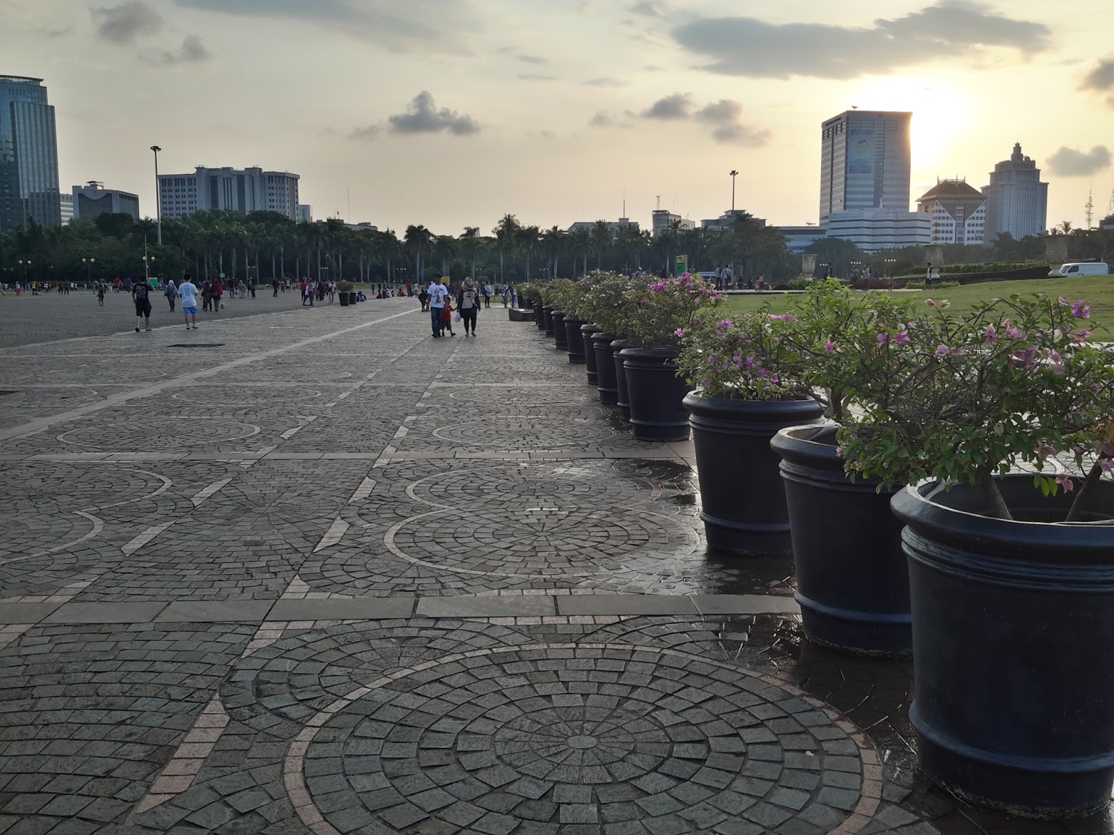 All of my moment Senja di Tugu Monumen Nasional Jakarta