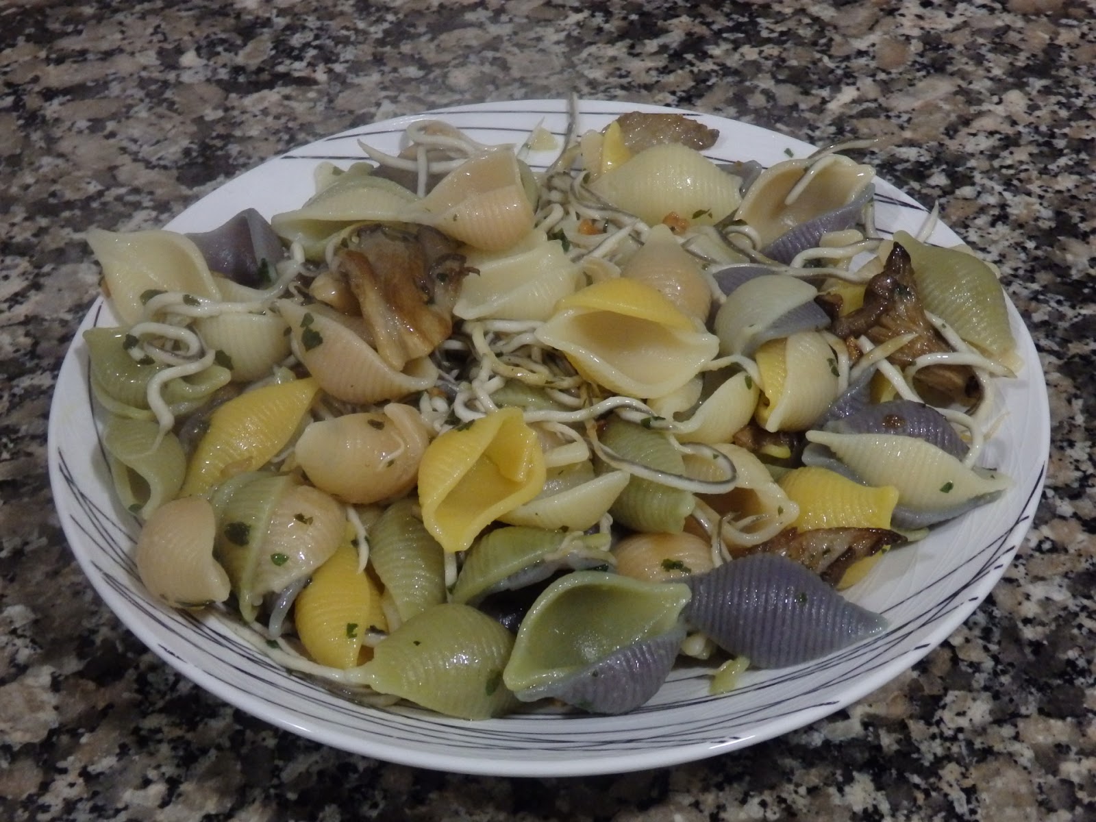 OSUKAA IS COOKING: CONCHIGLIE AI CINQUE COLORI CON SETAS FLOR DE ...