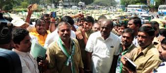 The governor of Karnataka welcomed the BJP to shape the administration