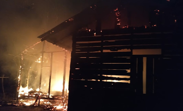 Mobil Berisi Satu Ton Minyak Terbakar di Aceh Timur, Api Yang Menyambar Hanguskan Rumah dan Dua Sepmor Mei 18, 2020