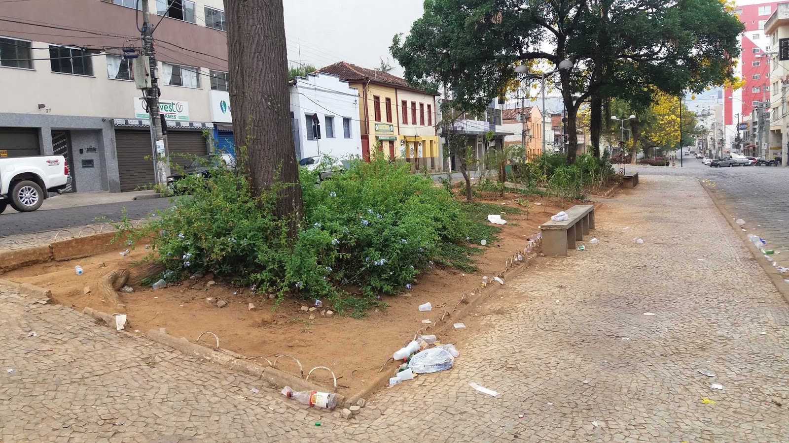 Por amor às cidades AVENIDA SANTA RITA VIÇOSA, MG
