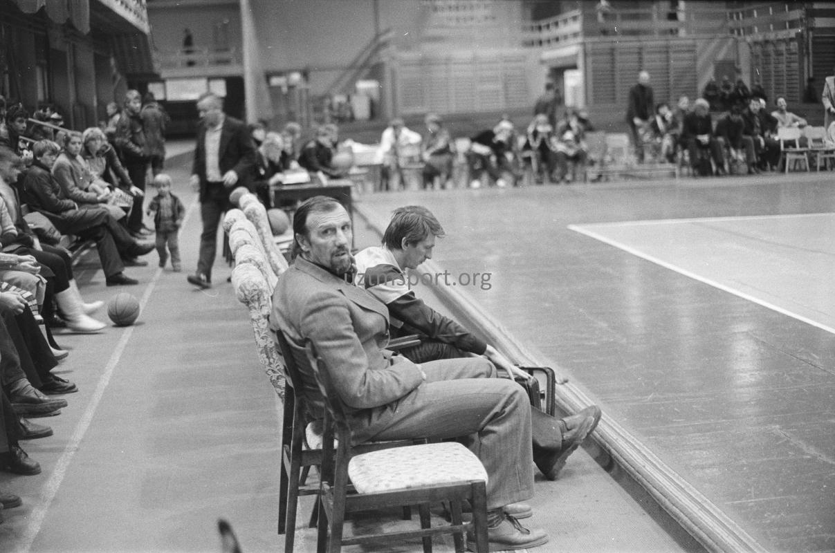 Свердловск спорт