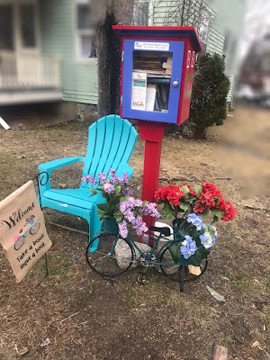 eas and tips for how to start a Little Free Library in your kindergarten, first, or second grade elementary school classroom. Inspire a love for reading, build community, promote literacy in your building. Perfect for school sprit, classroom management, and getting parents involved! {ELA, reading, literacy night, LFL, 1st, 2nd, K} #takeabook #leaveabook