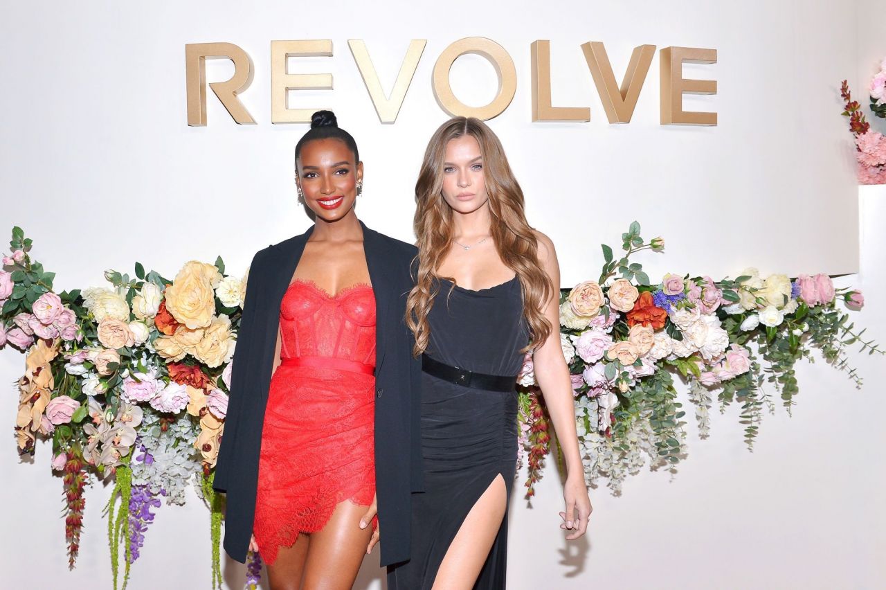 Josephine Skriver – 2019 #REVOLVEawards | eZineInsider.com Celebrity