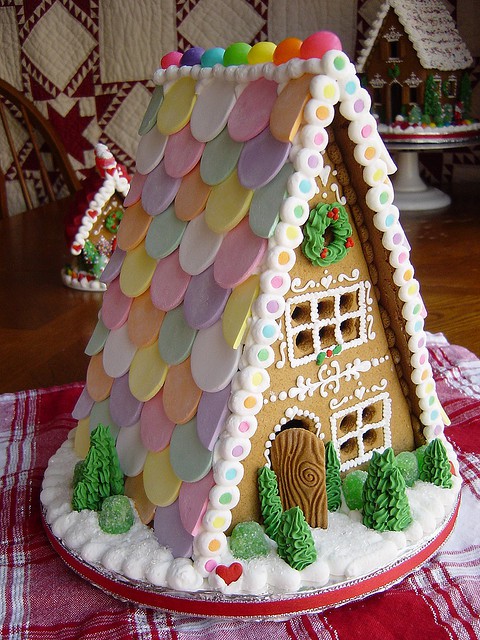 Dishfunctional Designs: Gingerbread House Inspiration