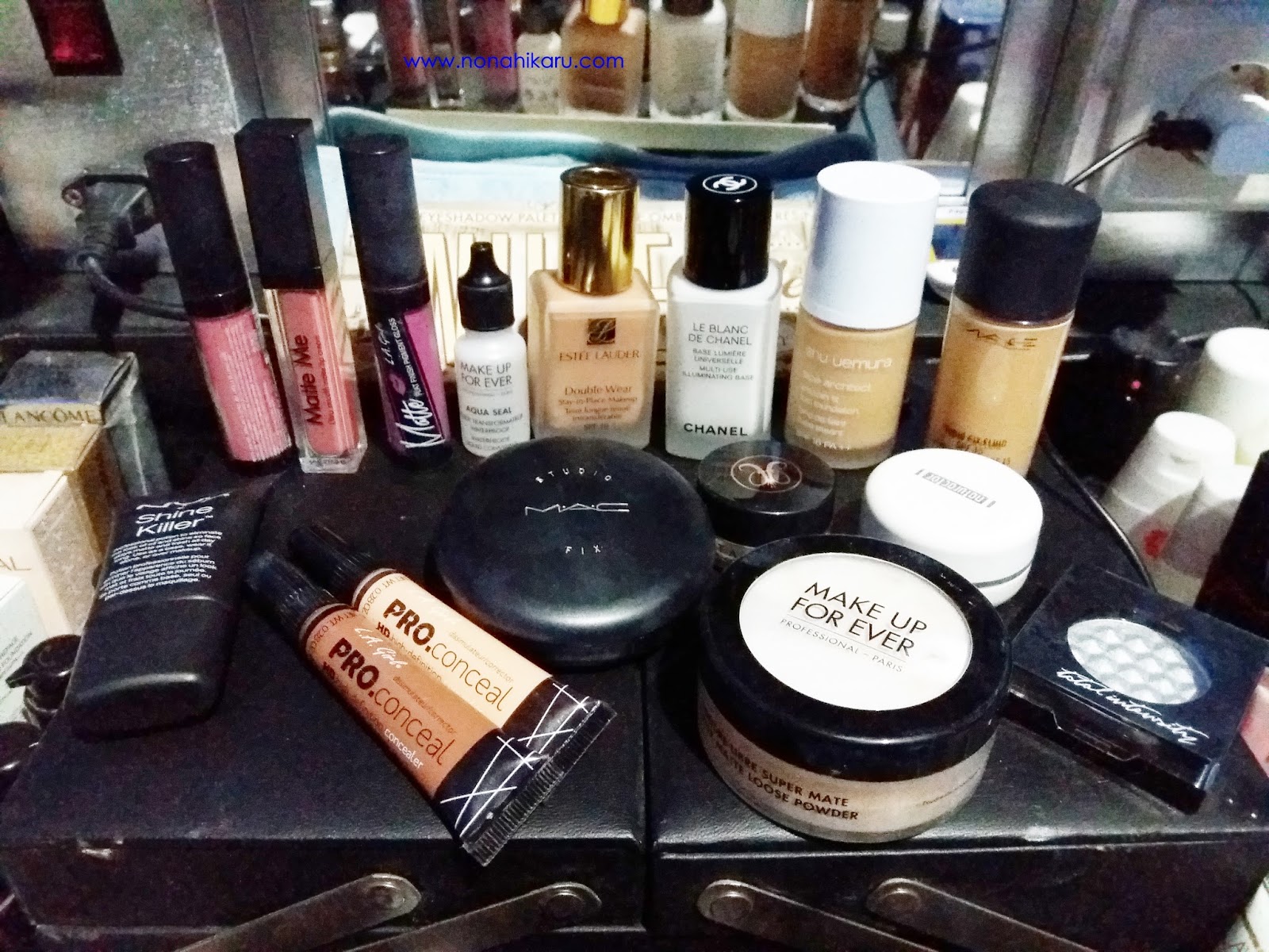 Губы естественные. Косметика вид сверху. Make up jam. Косметика. Натуральные губы.