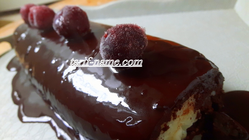 Kremali çikolata soslu bisküvili rulo pasta tarifname