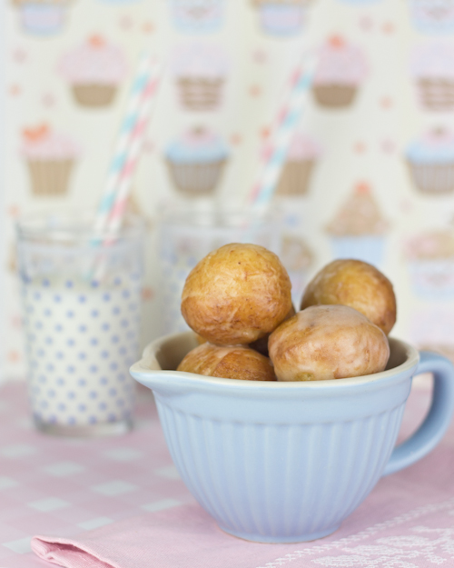 Objetivo: Cupcake Perfecto.: Bolas de donuts (esto es amor bloguero y lo  demás son tonterías)