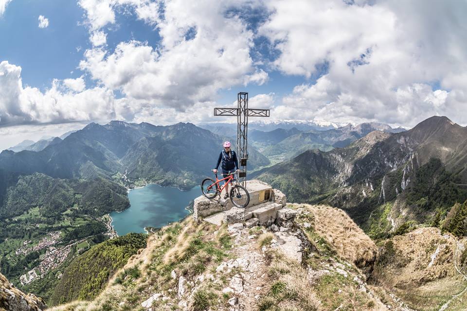 Hamburgissimo Lago Di Ledro