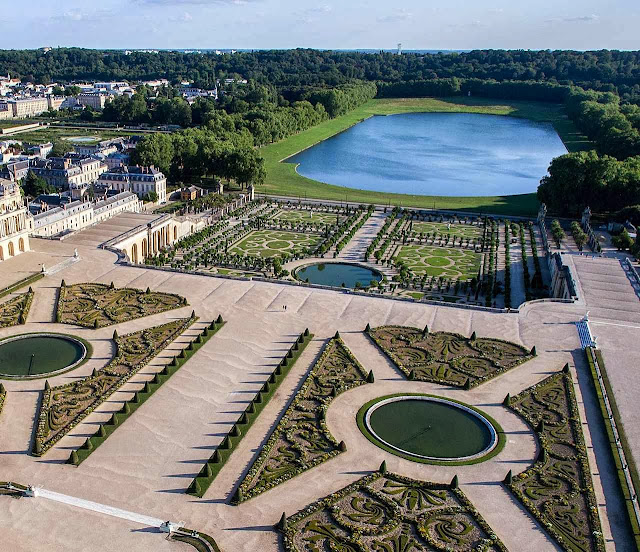 Detalhe dos jardins de Versailles (Orangerie = Laranjal)