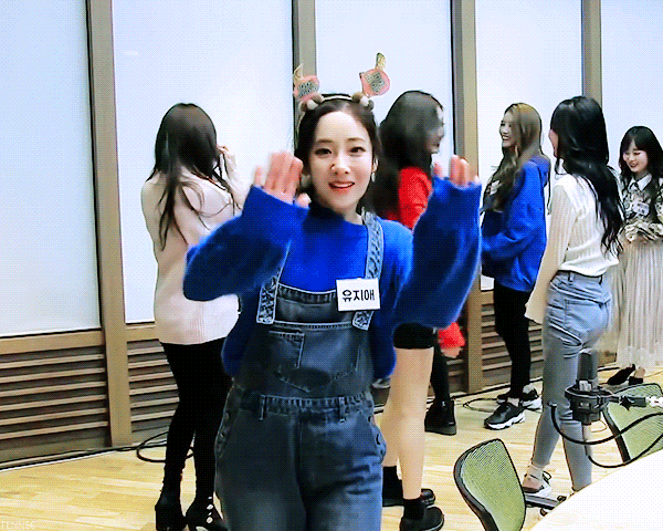 러블리즈 안자마자 밀치는 벱,째,밋 서열2위한테 안기는 화초 수정,지애,미주,예인