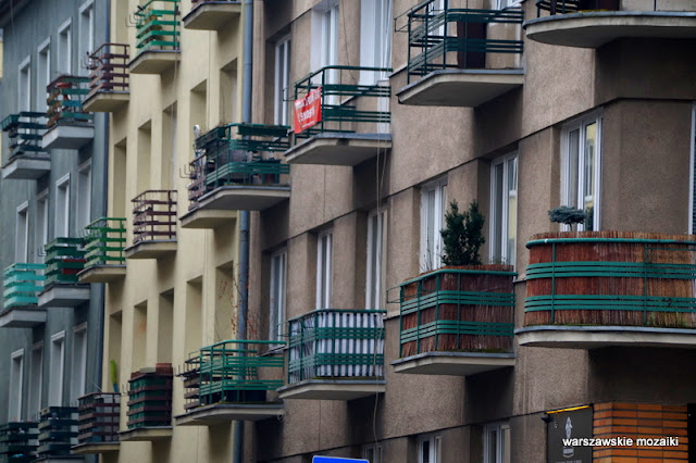Warszawa Warsaw Mokotów ulice Mokotowa architektura miasto  kamienica balkon