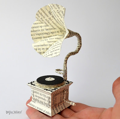 paper-arts-miniature-paper-gramophone