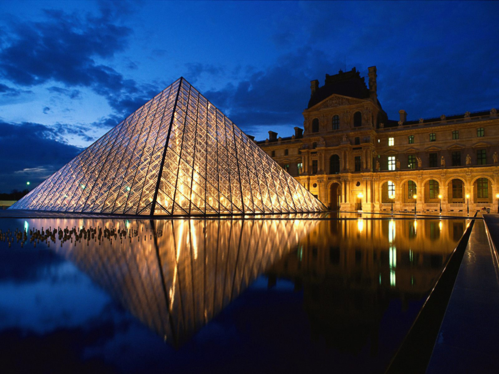 Famous World: Famous Places In Paris