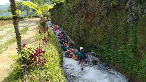 River Tubing Kali Pucung