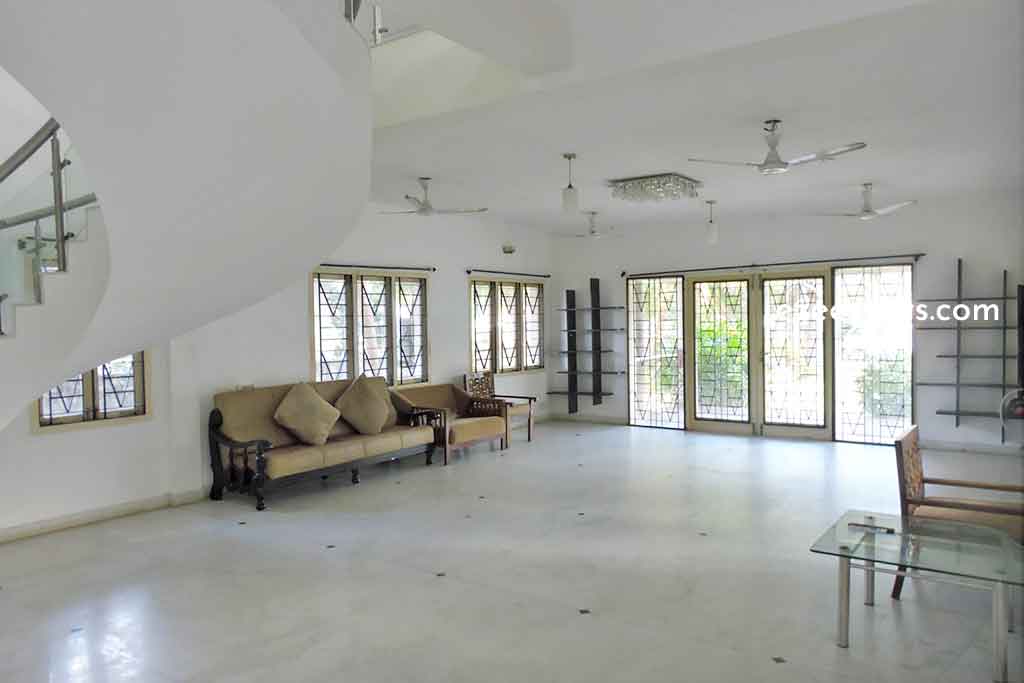 group stays for rent in ecr