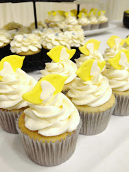 cupcakes cake yellow gray birds