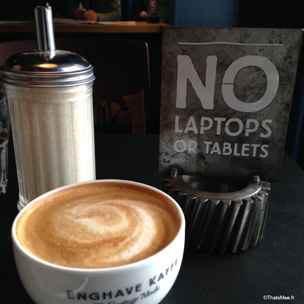 Enghave Kaffe Copenhague no laptop
