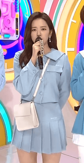 아이즈원> 인기가요 첫 MC 안유진