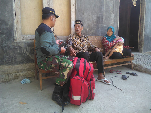TMMD Reg 105 Kodim Klaten Cek Kesehatan Warga   