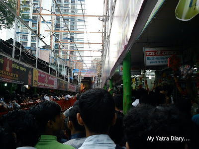 Long narrow Mukhdarshan lines to meet the Lalbaugcha Raja during Ganesh Chaturthi celebrations