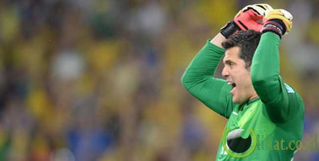 KIPER: Julio Cesar