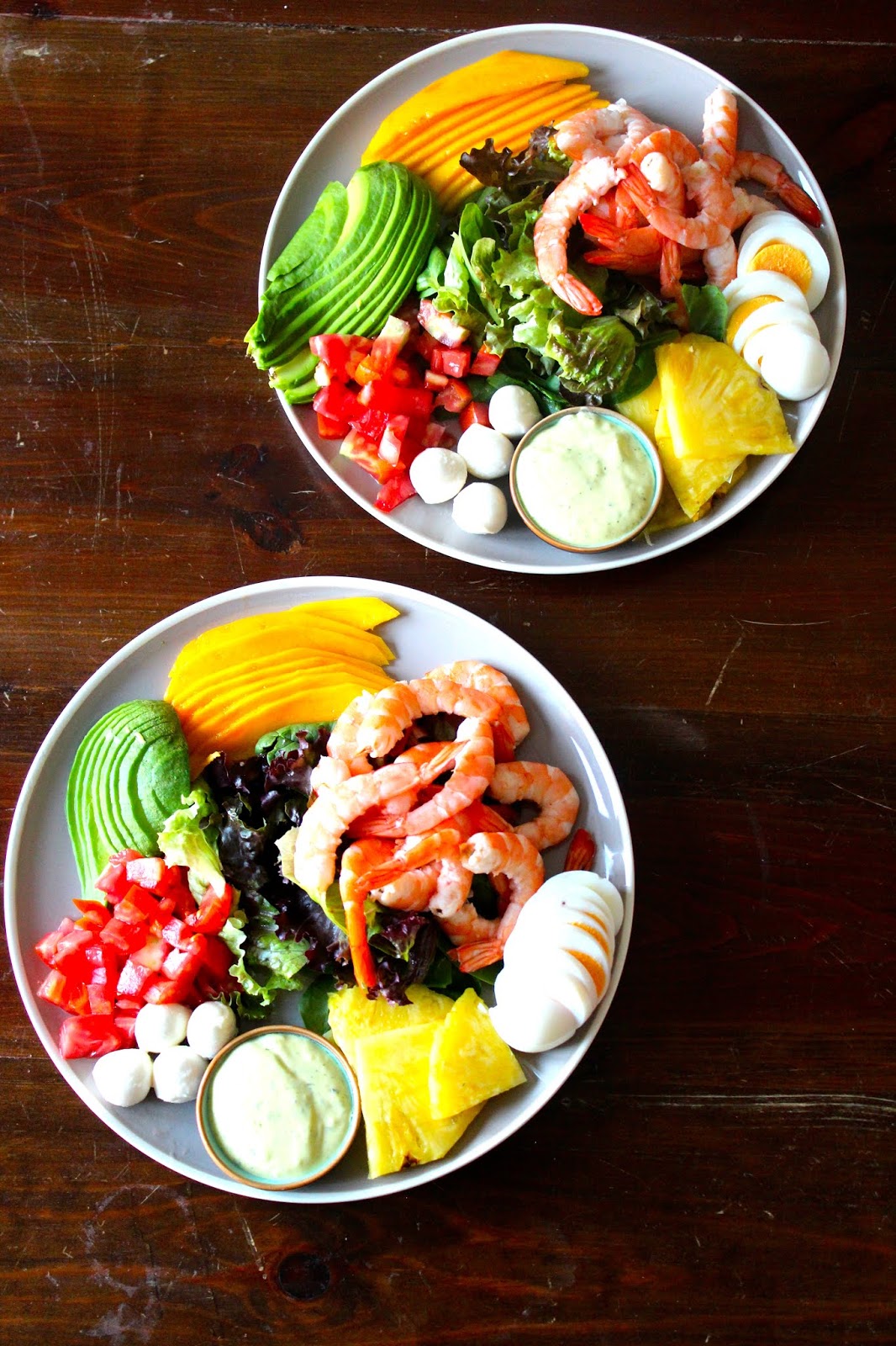 Salada de Camarão com Abacate, Manga, Ananás e Maionese de Coentros
