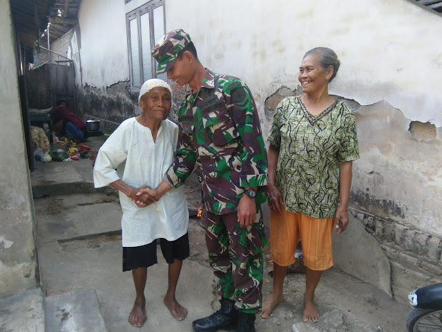 Terima Kasih Mbah Tuminen (70) Kepada Satgas TMMD Reg 105