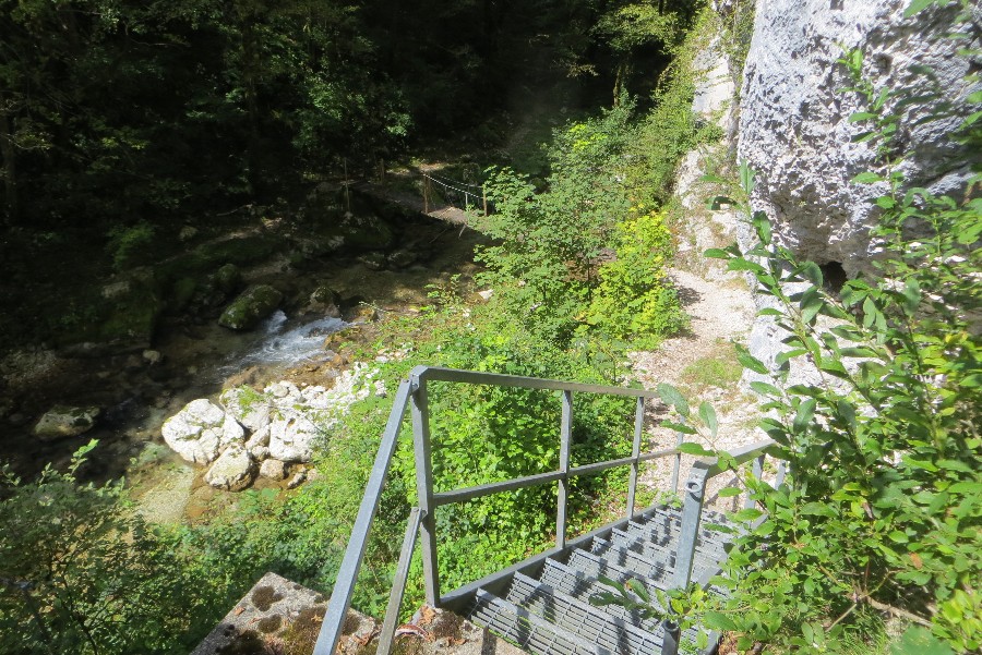 Escursione alla cascata del Salton da San Donato Lamon Montagna di