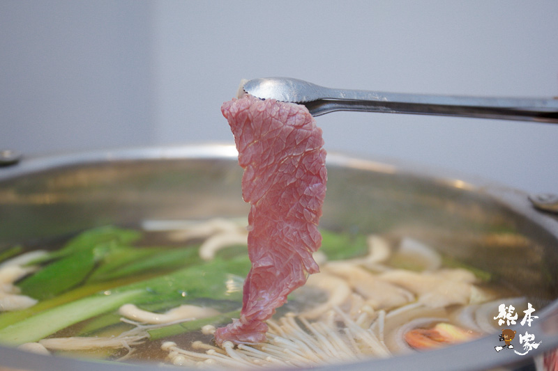 皇老爺溫體牛肉鍋|台南民權路美食|近阿美飯店~牛骨湯-現切溫體牛肉好吃